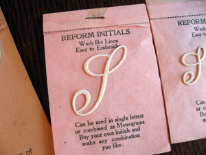 イニシャルS02の写真