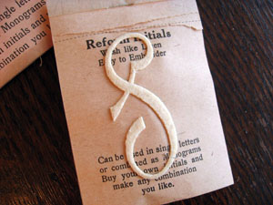 イニシャルS04の写真