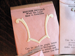 イニシャルV02の写真