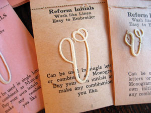 イニシャルV04の写真